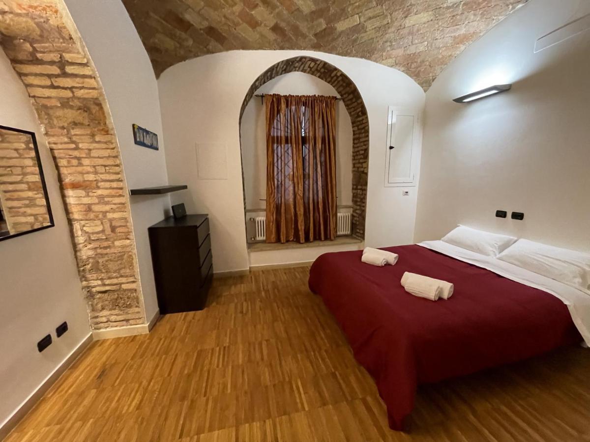 Heart Of San Lorenzo - La Casa Particular โรม ภายนอก รูปภาพ